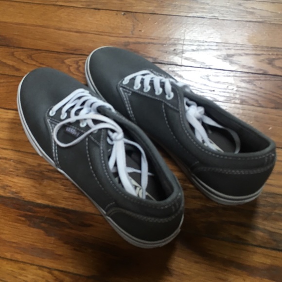 VANS NEVER WORN! NWOT - Picture 5 of 7